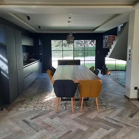 Дом отдыха Villa With Heated Pool Close To Beach