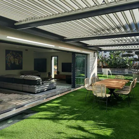 Villa With Heated Pool Close To Beach *