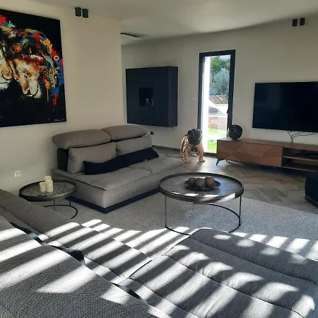 Villa With Heated Pool Close To Beach Sanary-sur-Mer